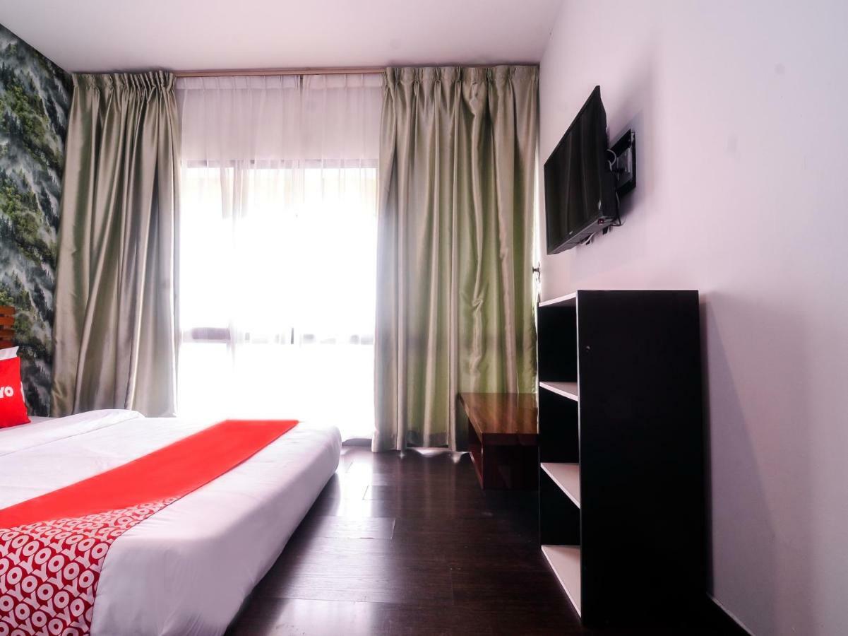 Oyo 1119 Memoire Express Hotel Kuching Ngoại thất bức ảnh