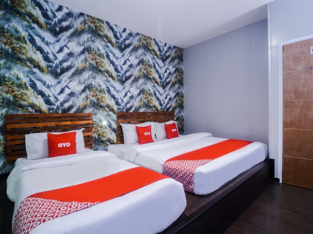 Oyo 1119 Memoire Express Hotel Kuching Ngoại thất bức ảnh