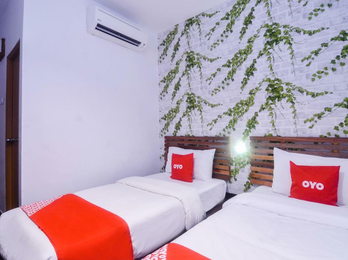 Oyo 1119 Memoire Express Hotel Kuching Ngoại thất bức ảnh