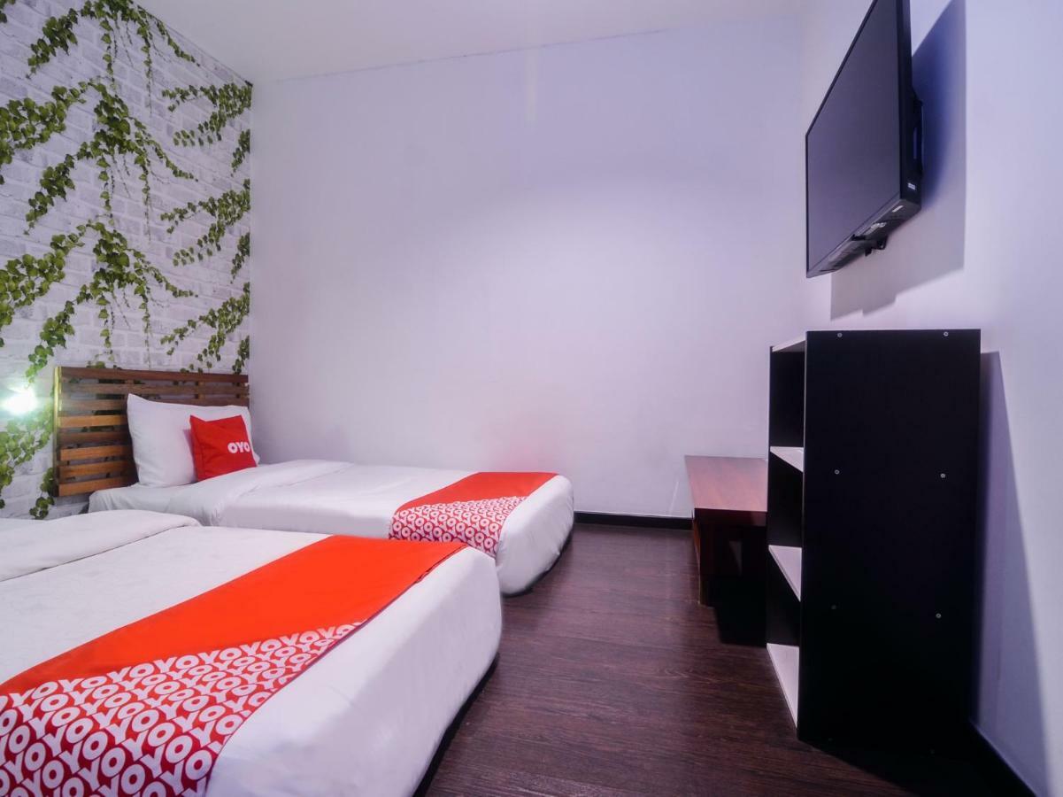 Oyo 1119 Memoire Express Hotel Kuching Ngoại thất bức ảnh