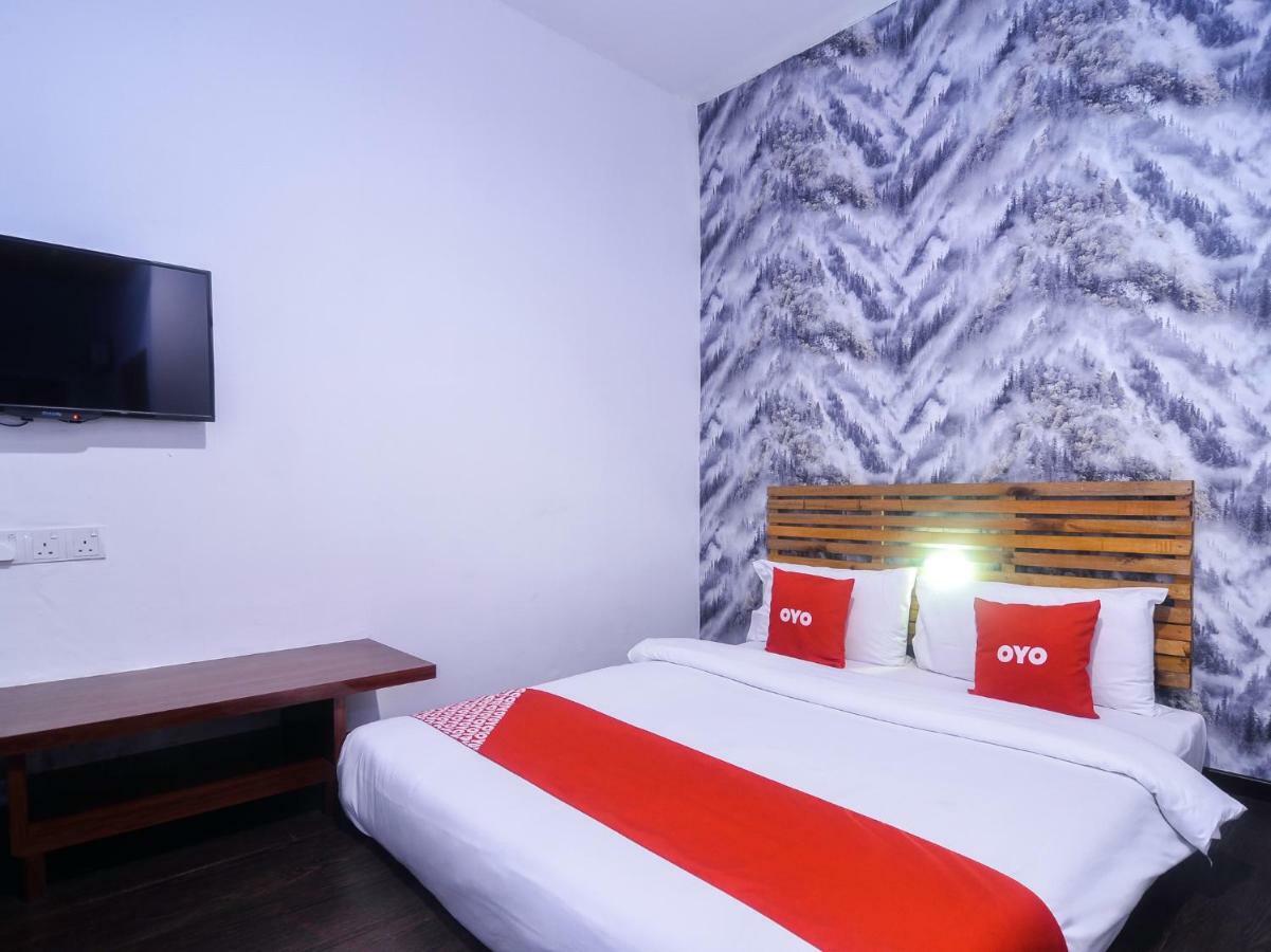 Oyo 1119 Memoire Express Hotel Kuching Ngoại thất bức ảnh