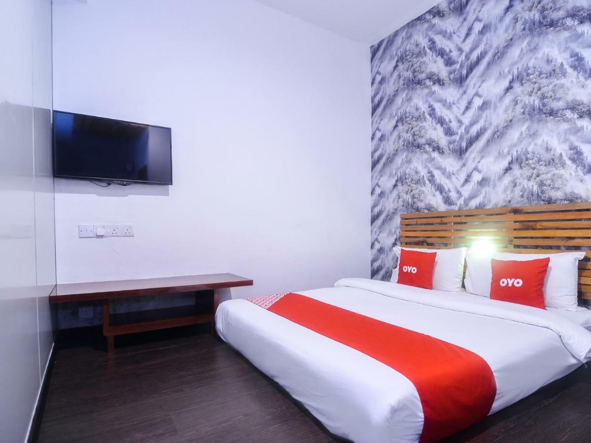 Oyo 1119 Memoire Express Hotel Kuching Ngoại thất bức ảnh