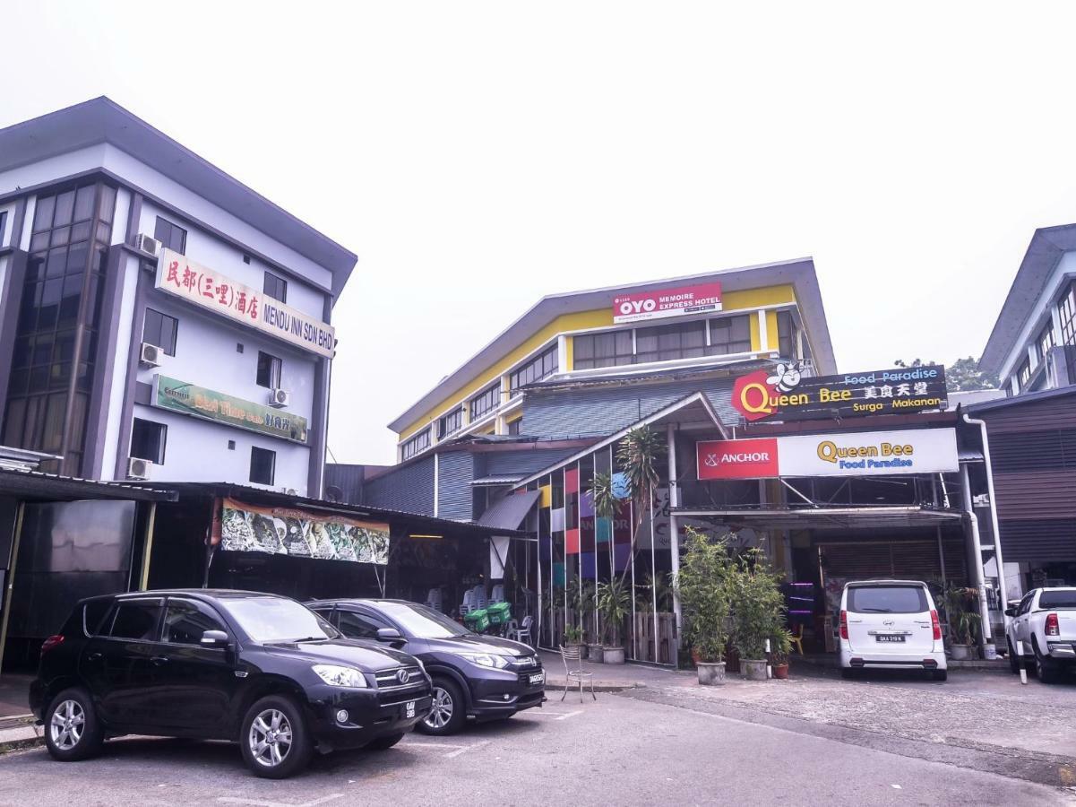 Oyo 1119 Memoire Express Hotel Kuching Ngoại thất bức ảnh